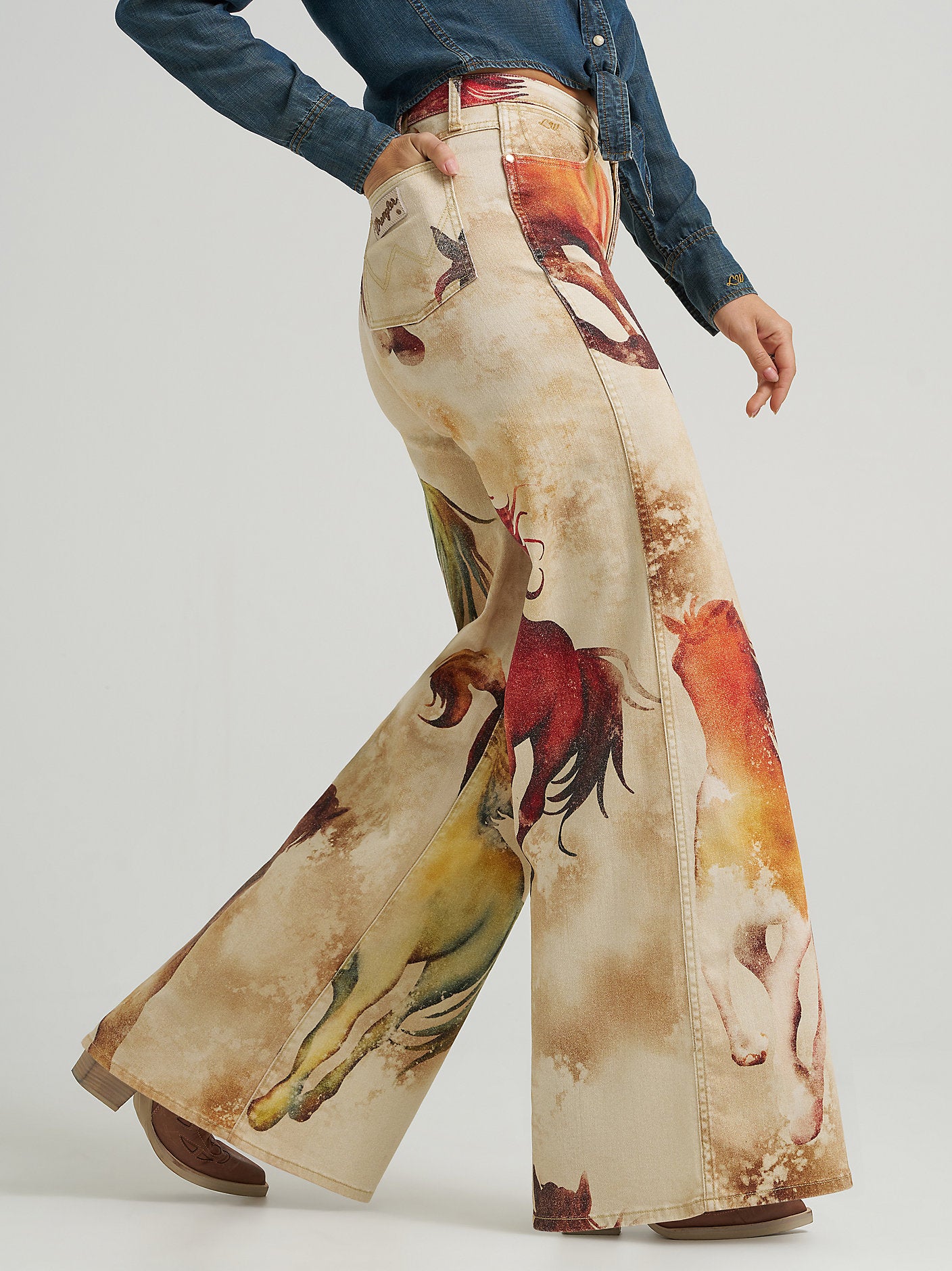 Wrangler x Lainey Wilson Horse Cheeky Wide Leg Jean