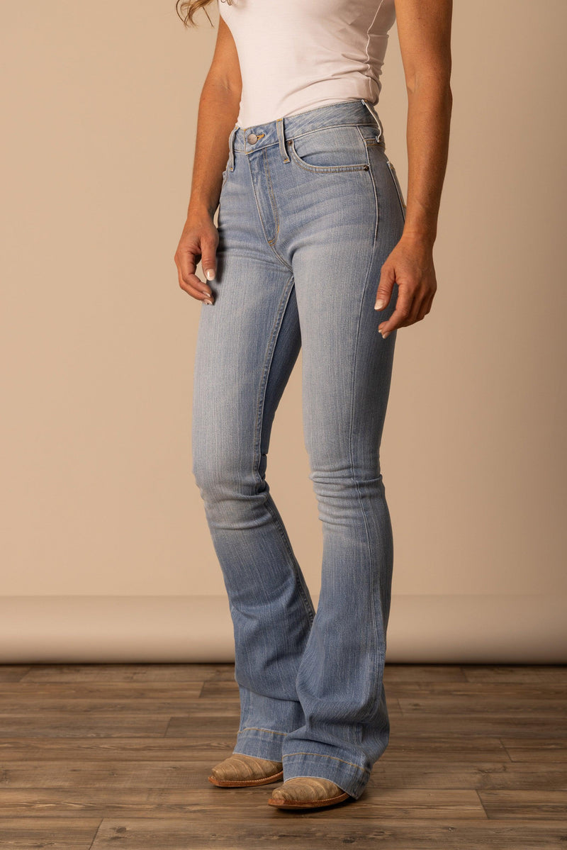 Jennifer Jean in Light Wash