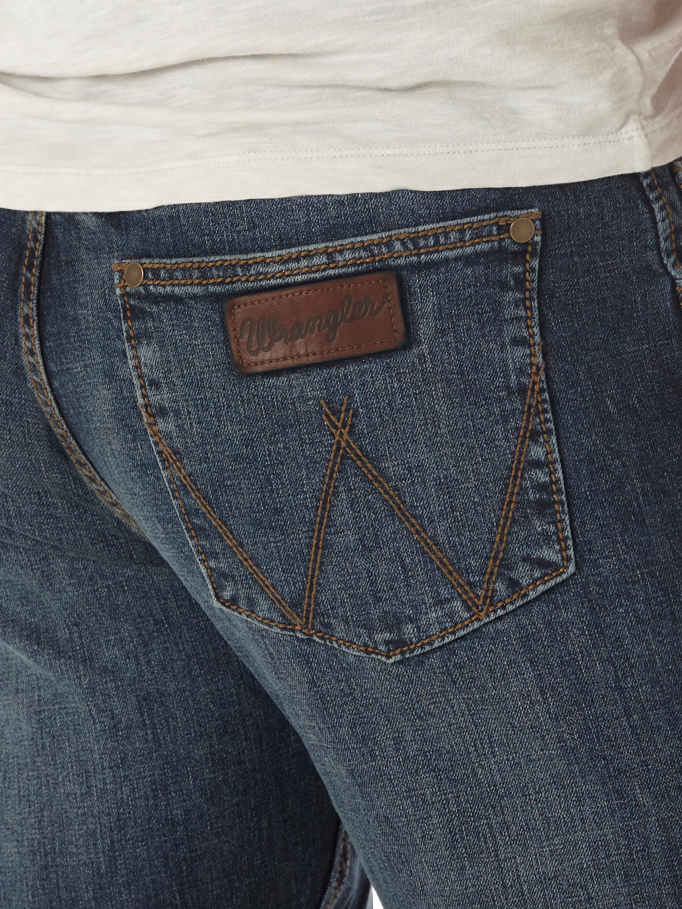 Retro Slim Fit Straight Jean in Bozeman