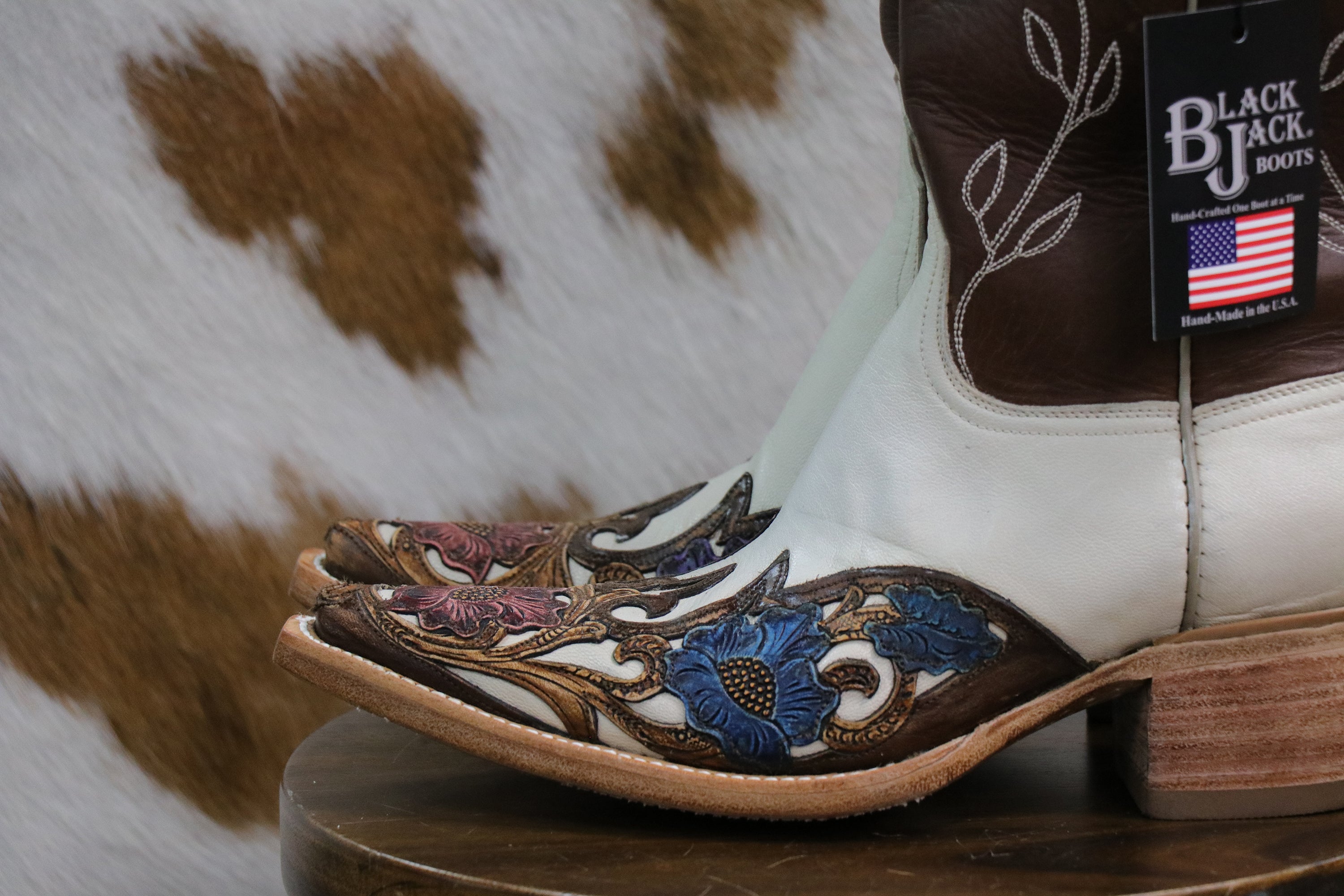 8906 Women's Gardenia Tooled Boot in Bone