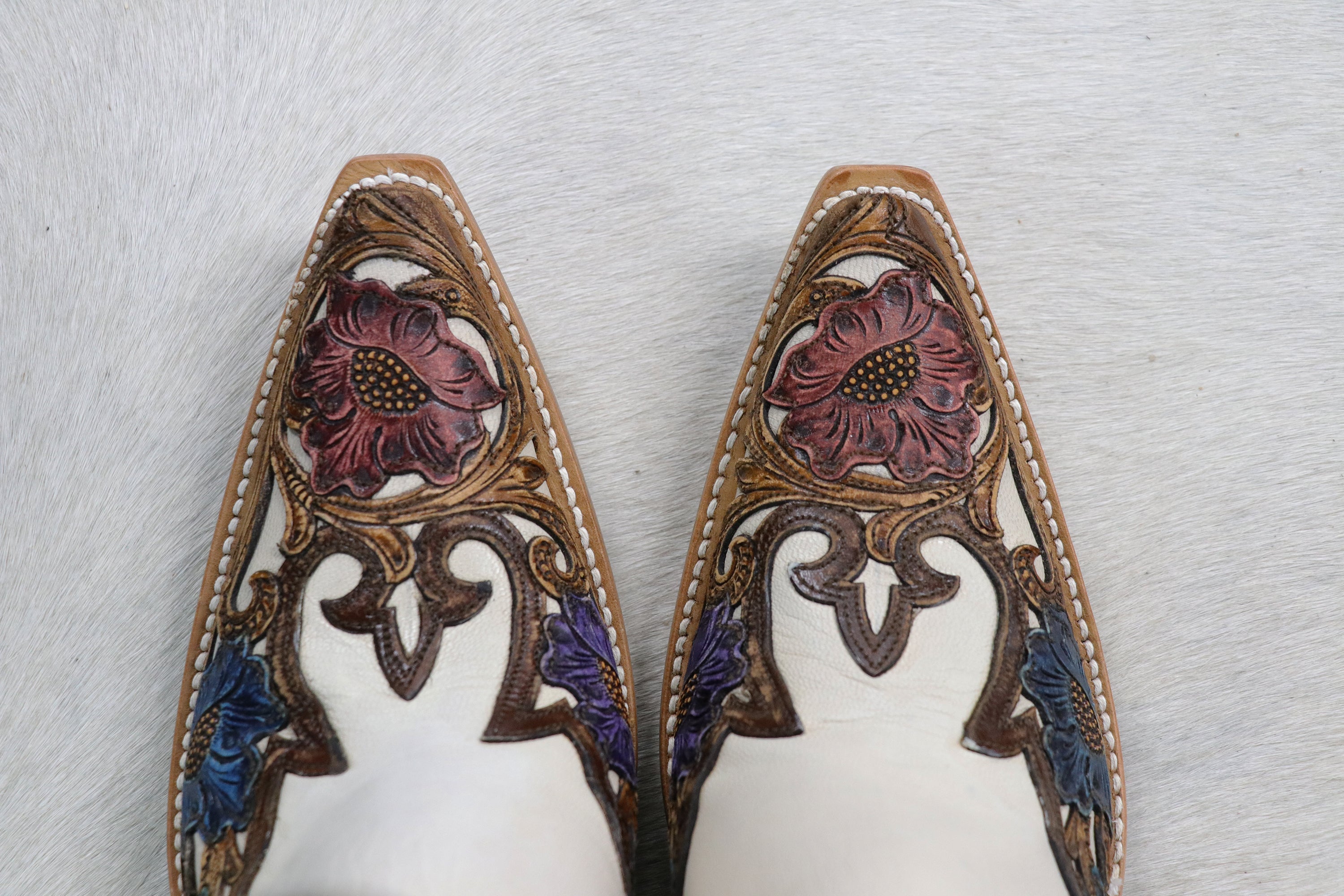 8906 Women's Gardenia Tooled Boot in Bone