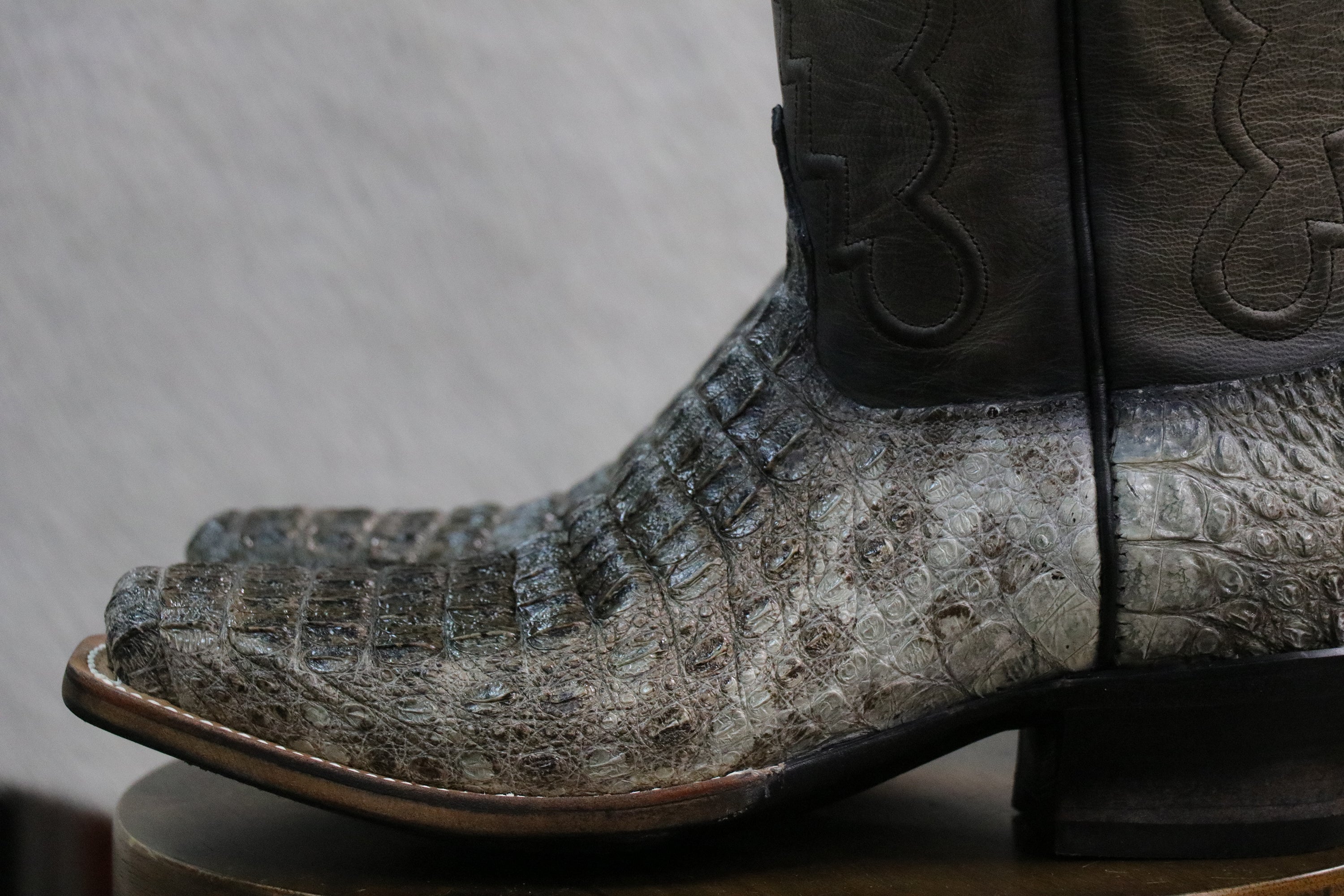 7721 Natural Hornback Caiman Cowboy Boot