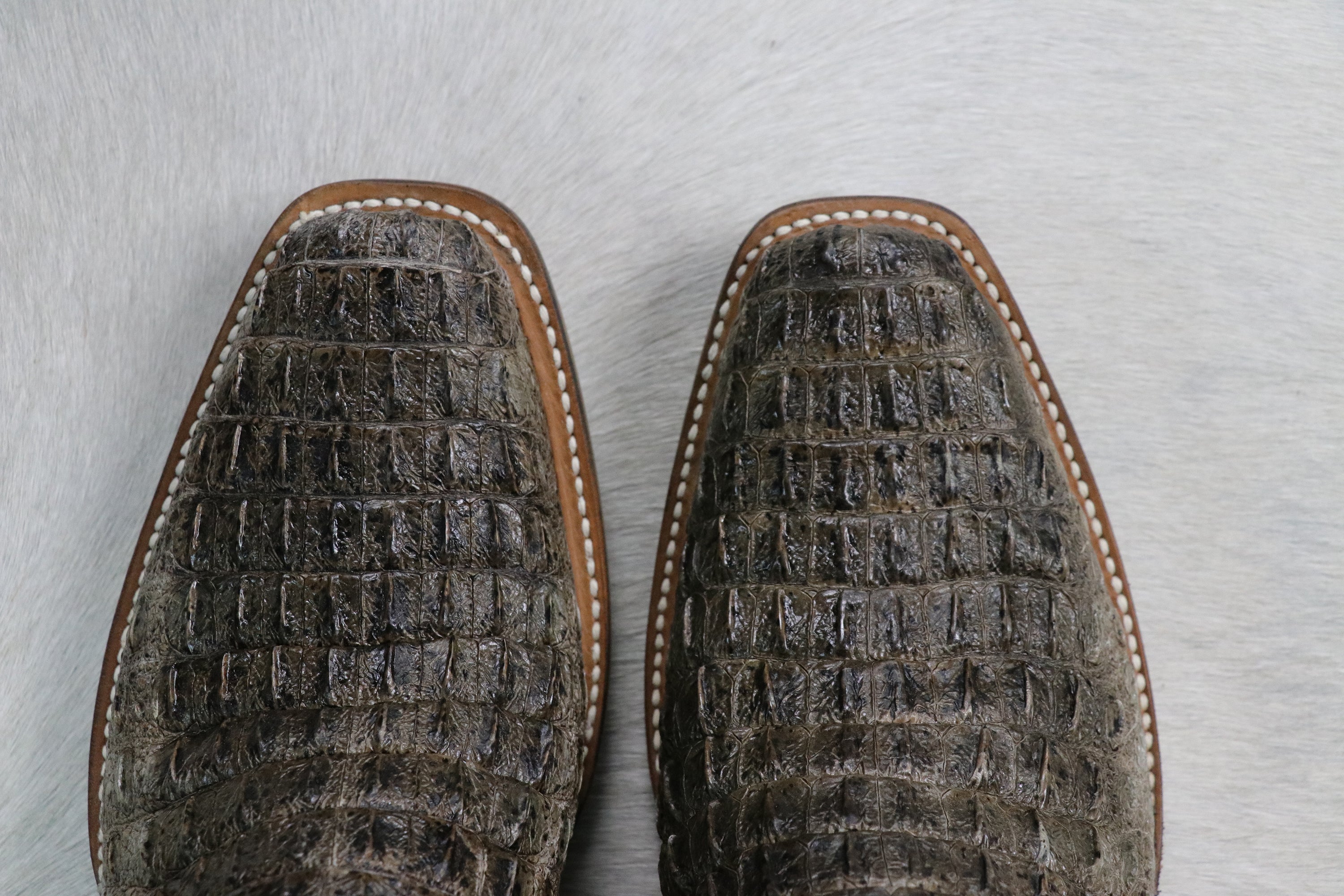 7721 Natural Hornback Caiman Cowboy Boot