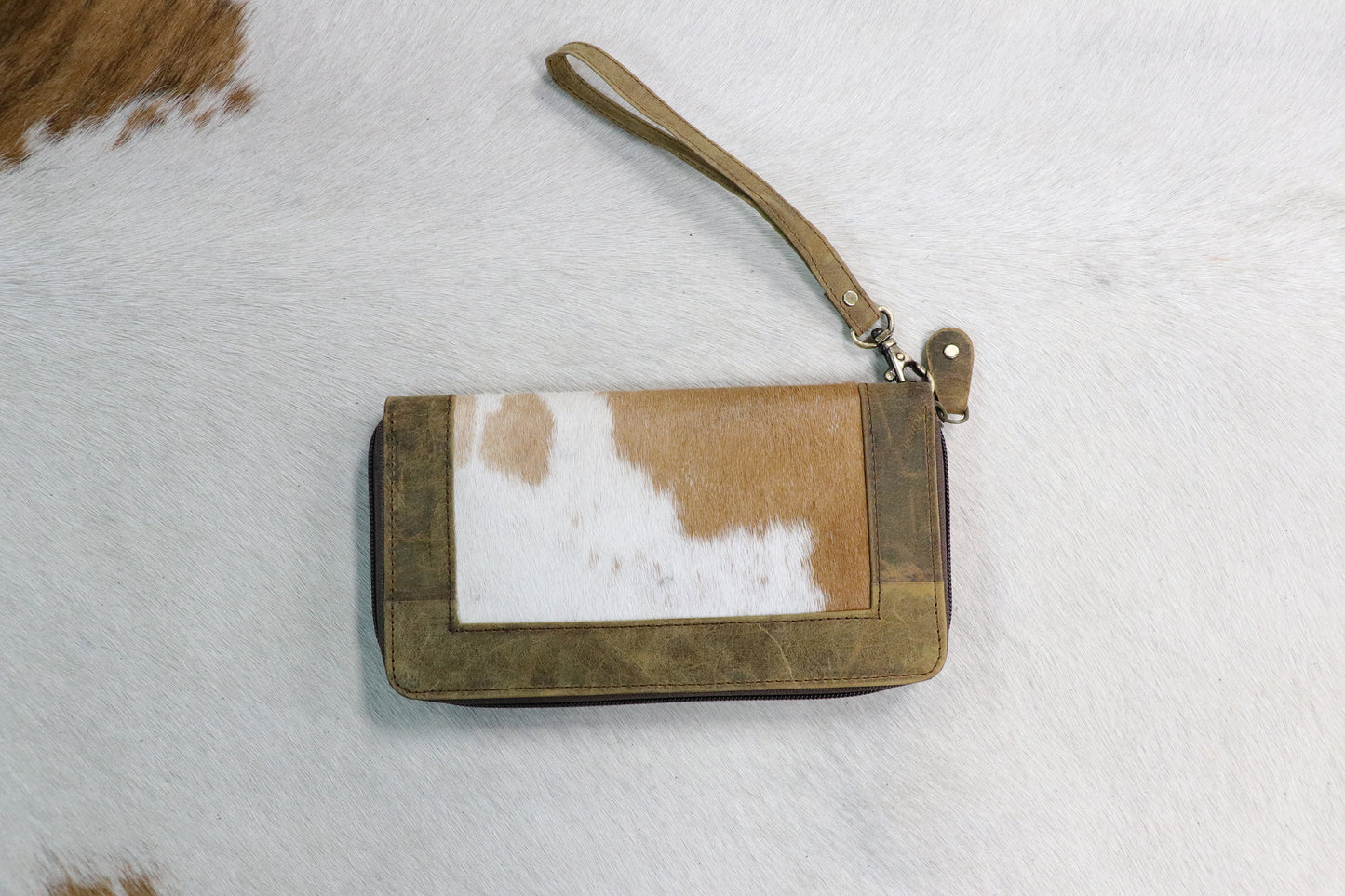 Large Cowhide Checkbook Wallet w/ Zipper