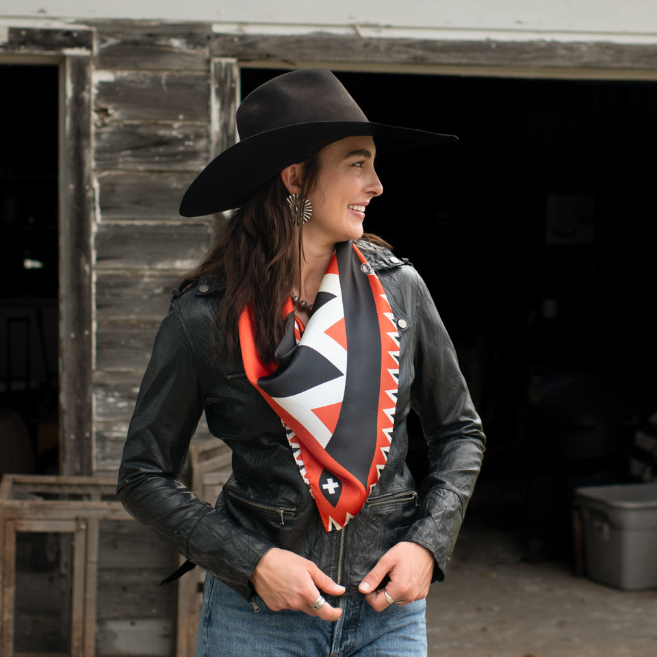 Shorty Scarf- Girl with the Wide Brimmed Hat