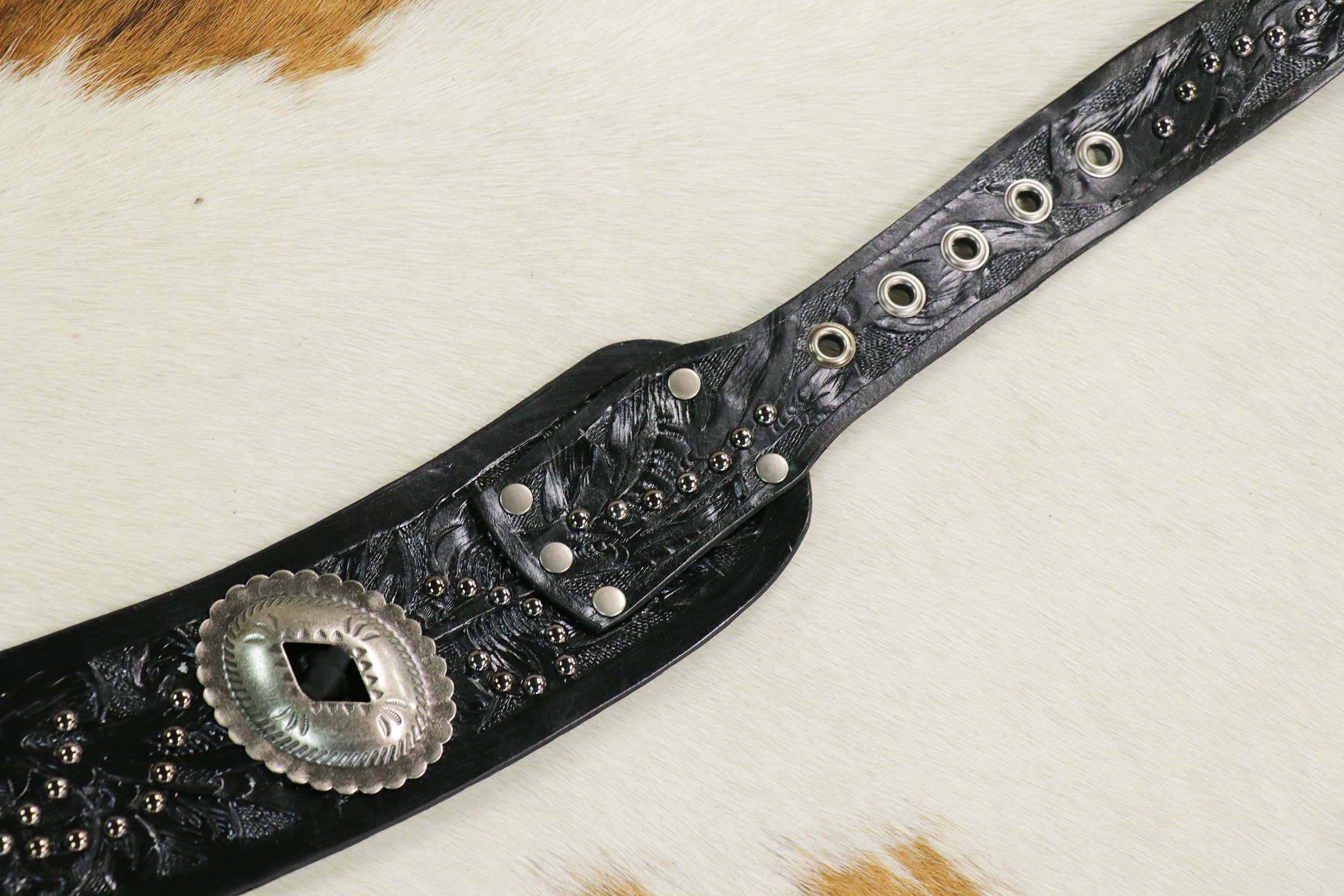 1004TL Tooled Belt in Black