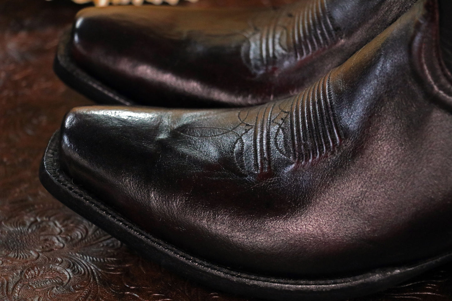 1170 Florence Buffalo Cutter Toe Boot in Black Cherry